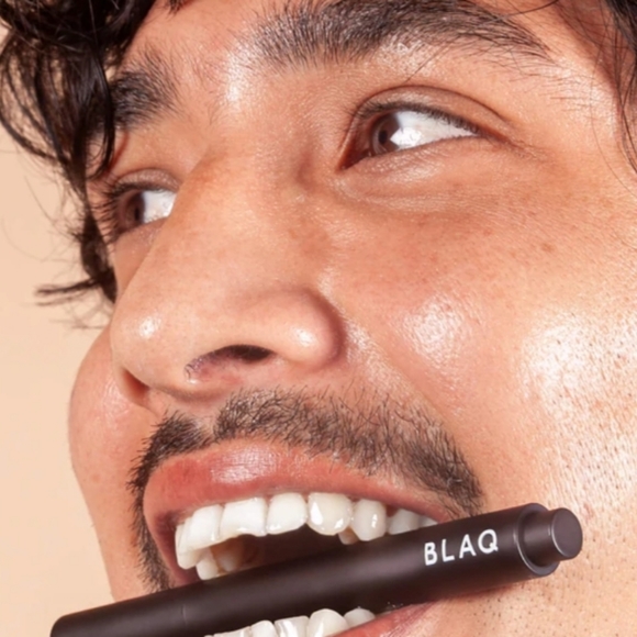 🦋🦋🦋 3/$25---BLAQ Teeth Whitening Wand x 2 - Picture 4 of 8